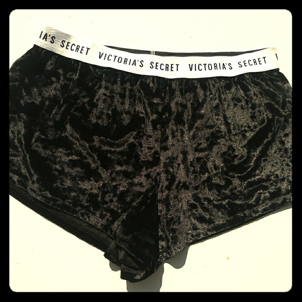 NWT Victoria Secret Velvet-high-waisted  shorts